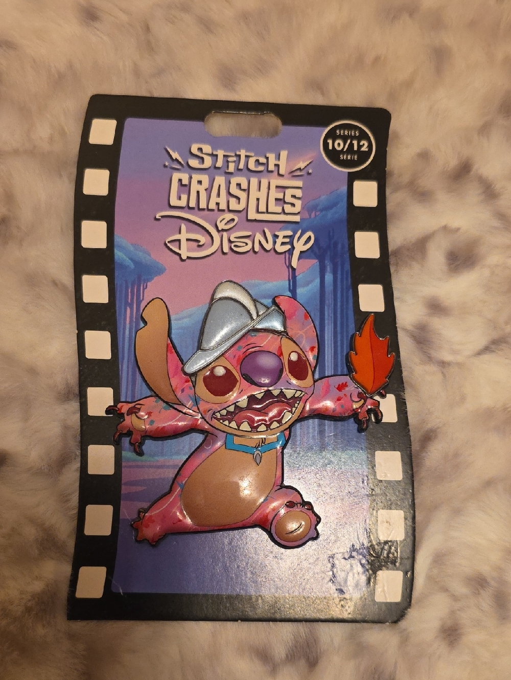 STITCH CRASHES DISNEY POCAHONTAS PIN LIMITED RELEASE 10/12